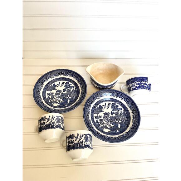 Vintage Six Piece Blue Willow Dinner Dish Set Churchill Staffordshire England - Picture 2 of 10
